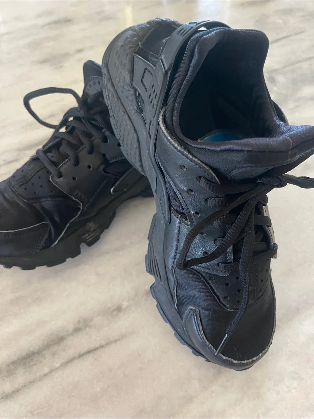 Nike Air Huarache Black Low-Top Athletic Sneakers